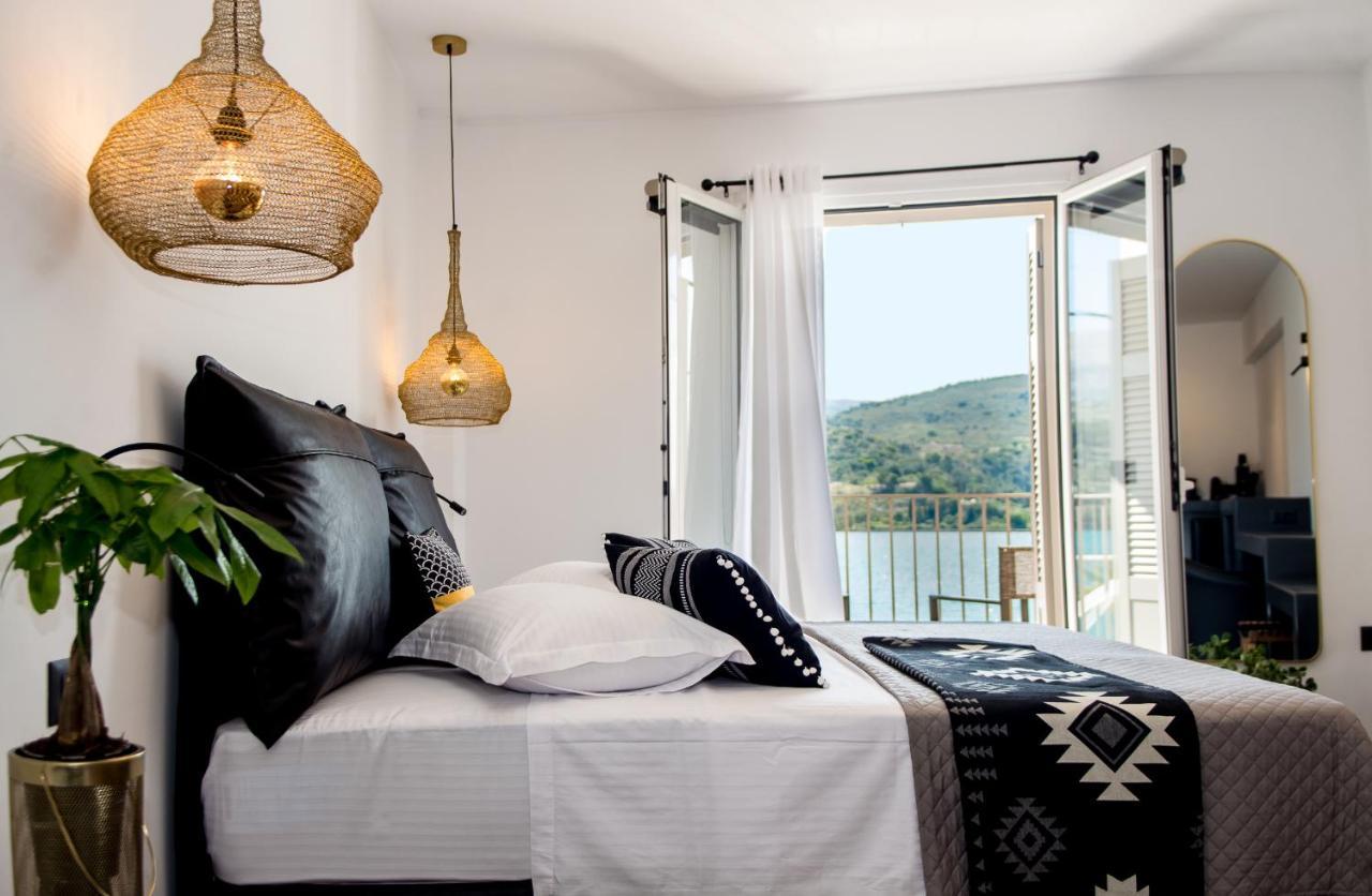 A & B Minimal Suite Ιι With Sea View In Argostoli Екстер'єр фото