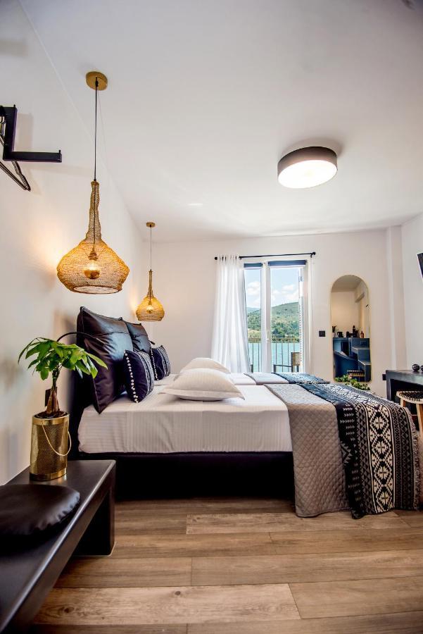 A & B Minimal Suite Ιι With Sea View In Argostoli Екстер'єр фото
